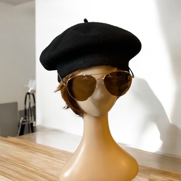 I-Sea Sunglasses, Wide Aviators, Amber Lens, Gold Tone Frames, “Charlie” - Picture 4 of 7